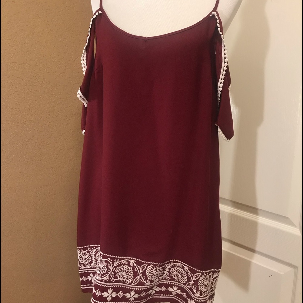 Sleeveless burgundy Dress